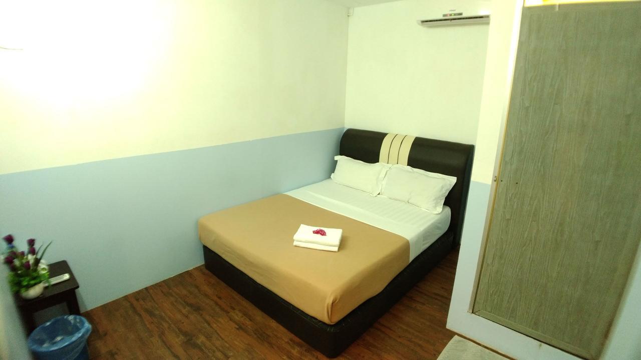 Apple 1 Hotel Budget Gelugor Exterior foto
